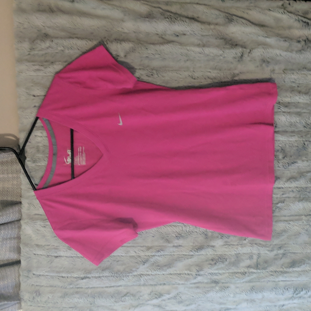Nike DRI fit tee. Perfect for the gym